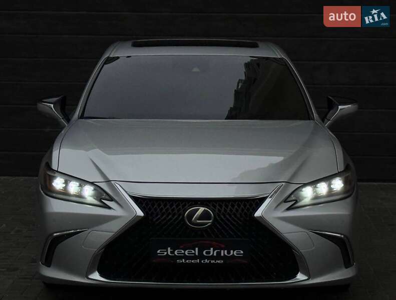 Седан Lexus ES 2019 в Николаеве