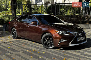 Седан Lexus ES 2016 в Киеве