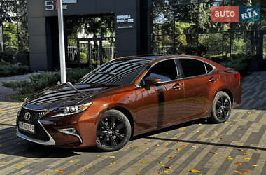 Седан Lexus ES 2016 в Киеве