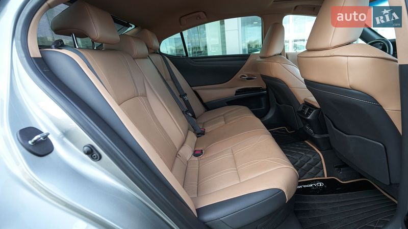 Седан Lexus ES 2022 в Львове фото 7 Седан Lexus ES 2022 в Львове