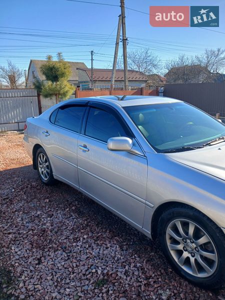 Седан Lexus ES 2004 в Вышгороде