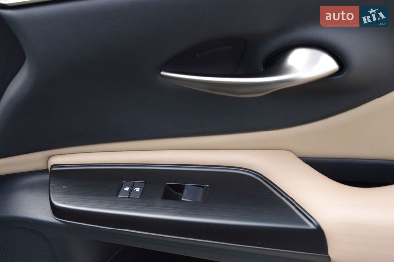 Седан Lexus ES 2019 в Одессе