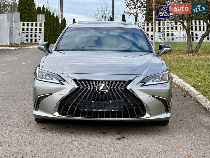 Седан Lexus ES 2024 в Рівному
