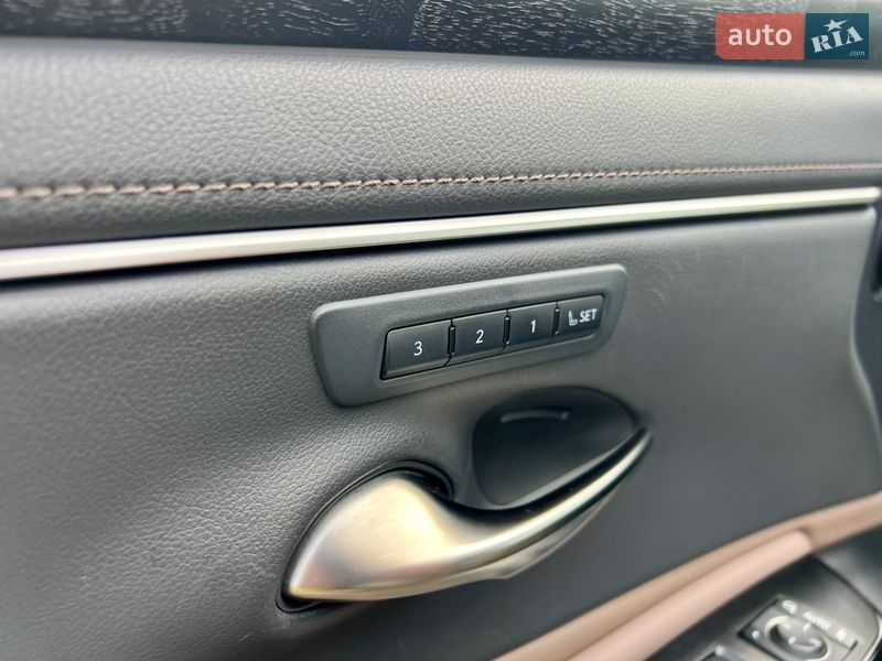 Седан Lexus ES 2024 в Рівному
