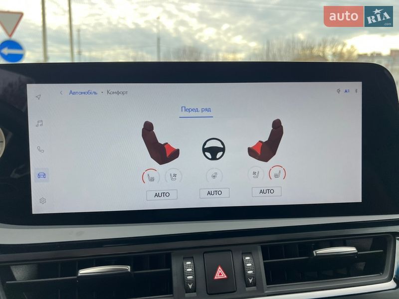 Седан Lexus ES 2024 в Рівному