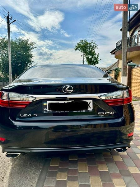 Седан Lexus ES 2016 в П'ятихатках