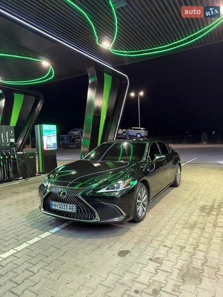 Седан Lexus ES 2018 в Одесі