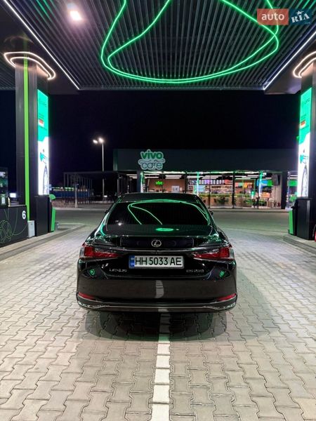Седан Lexus ES 2018 в Одесі