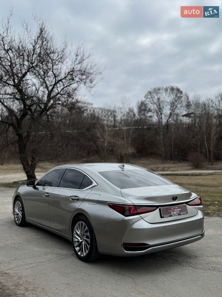 Седан Lexus ES 2021 в Дніпрі