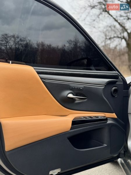 Седан Lexus ES 2021 в Дніпрі