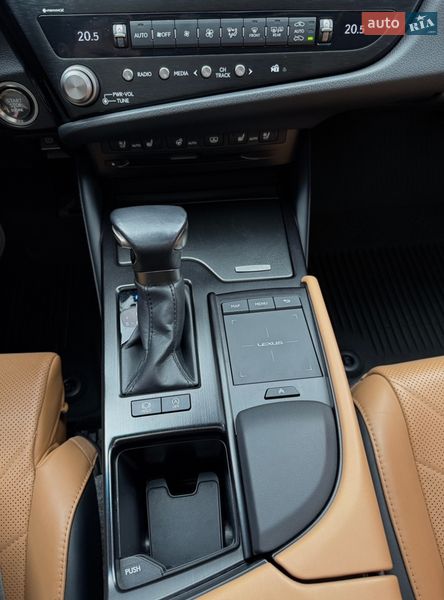 Седан Lexus ES 2021 в Дніпрі