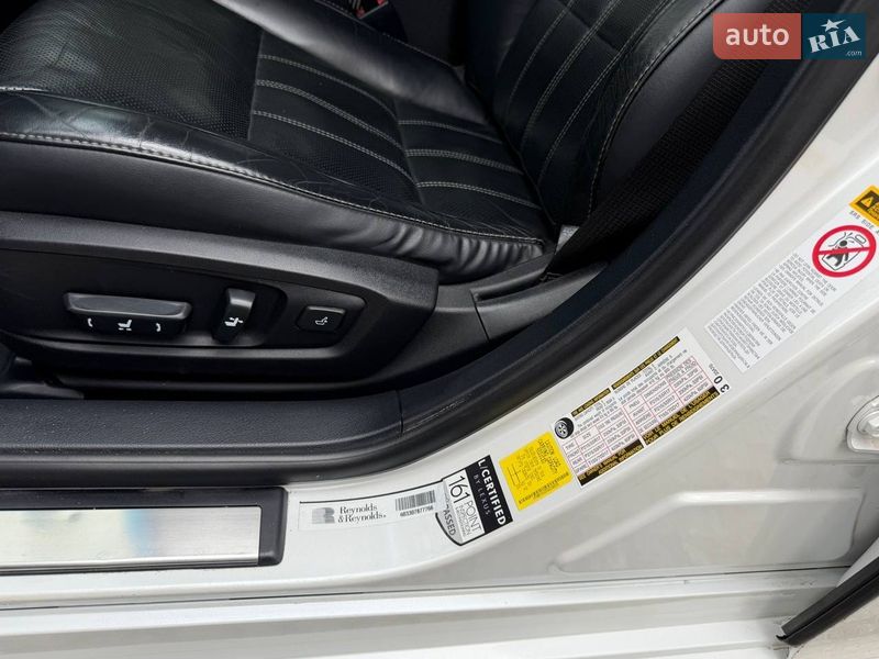 Седан Lexus ES 2016 в Новомосковську