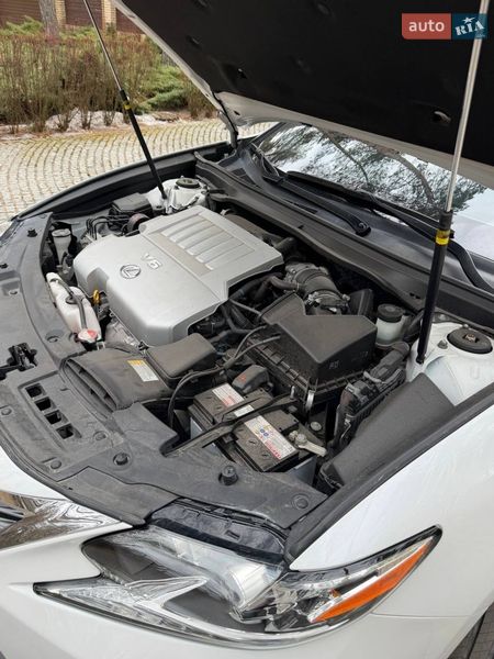 Седан Lexus ES 2016 в Новомосковську