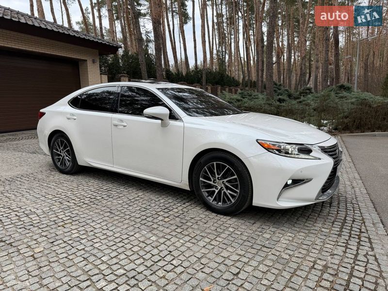 Седан Lexus ES 2016 в Новомосковську