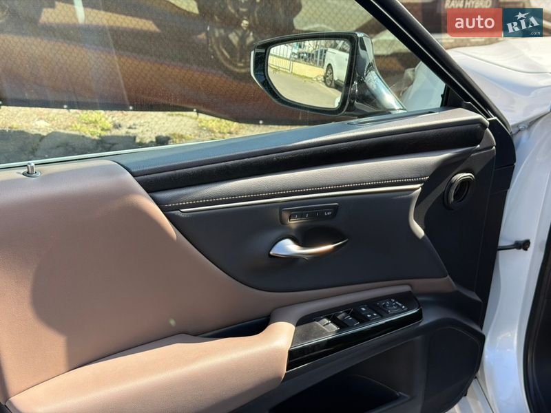 Седан Lexus ES 2022 в Одесі