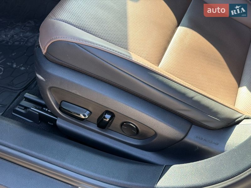 Седан Lexus ES 2022 в Одесі