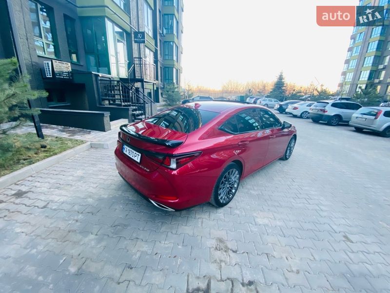 Седан Lexus ES 2019 в Києві