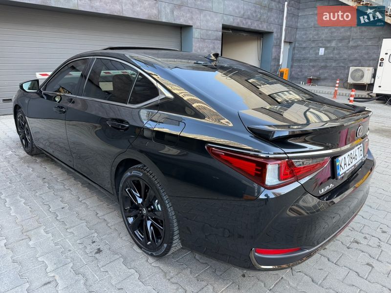 Седан Lexus ES 2024 в Києві