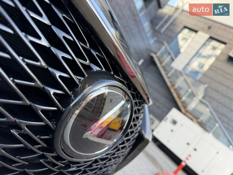 Седан Lexus ES 2024 в Києві