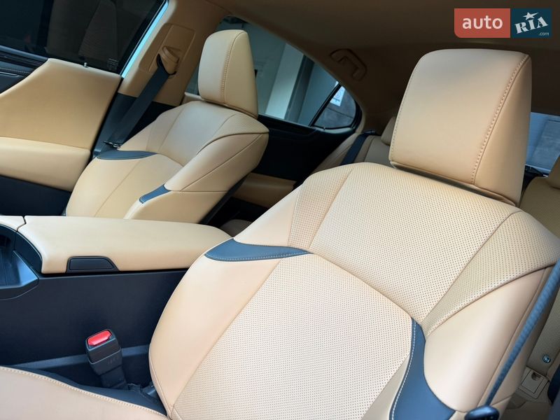 Седан Lexus ES 2024 в Києві