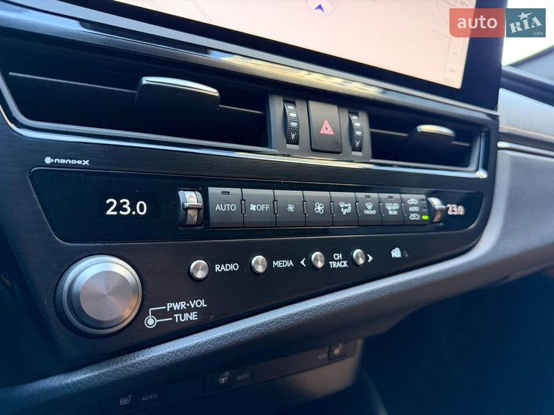 Седан Lexus ES 2024 в Києві