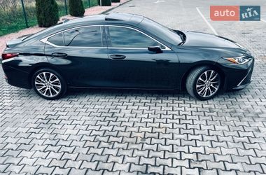 Седан Lexus ES 2021 в Киеве