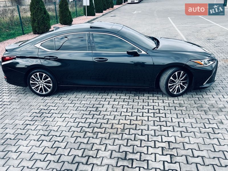 Седан Lexus ES 2021 в Киеве