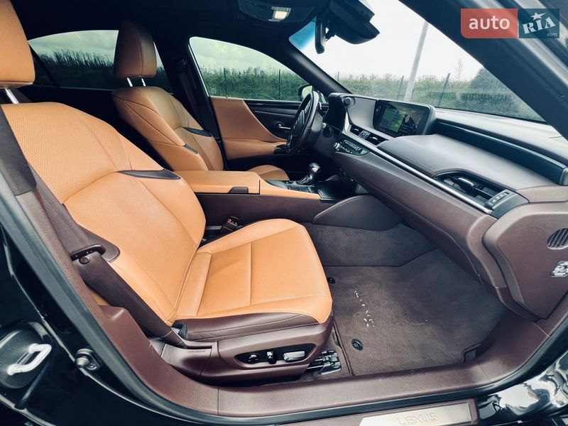 Седан Lexus ES 2021 в Киеве