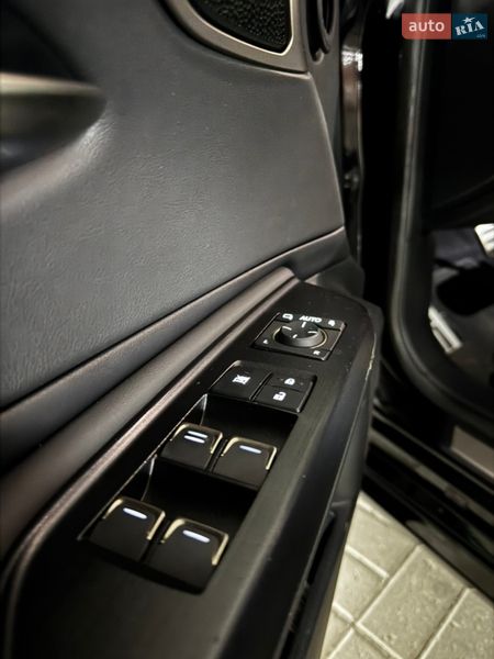 Седан Lexus ES 2021 в Киеве