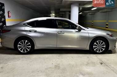 Седан Lexus ES 2022 в Киеве