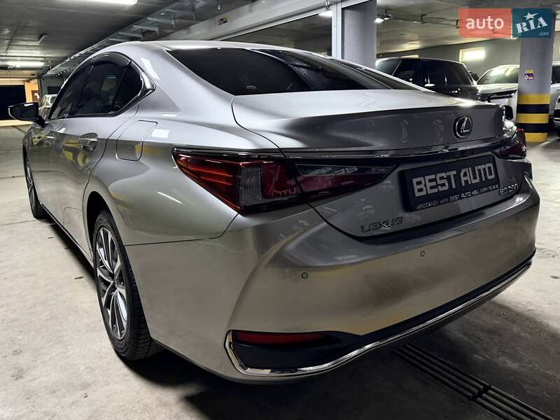 Седан Lexus ES 2022 в Киеве