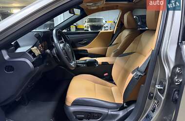 Седан Lexus ES 2022 в Киеве