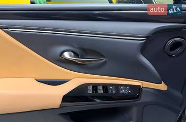 Седан Lexus ES 2022 в Киеве