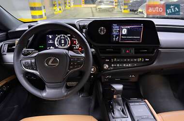 Седан Lexus ES 2022 в Киеве