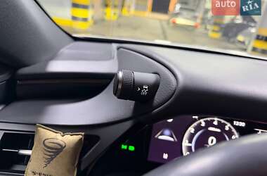 Седан Lexus ES 2022 в Киеве