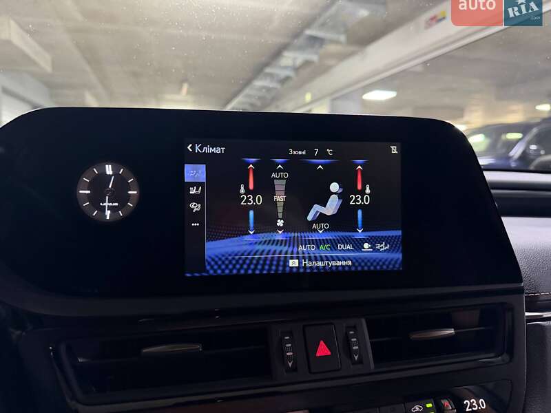 Седан Lexus ES 2022 в Киеве