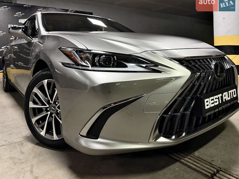 Lexus ES 2022
