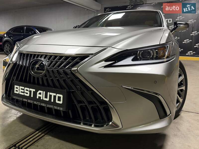 Седан Lexus ES 2022 в Киеве