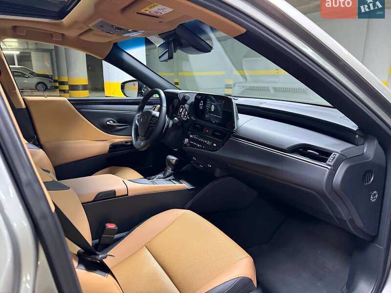 Седан Lexus ES 2022 в Киеве