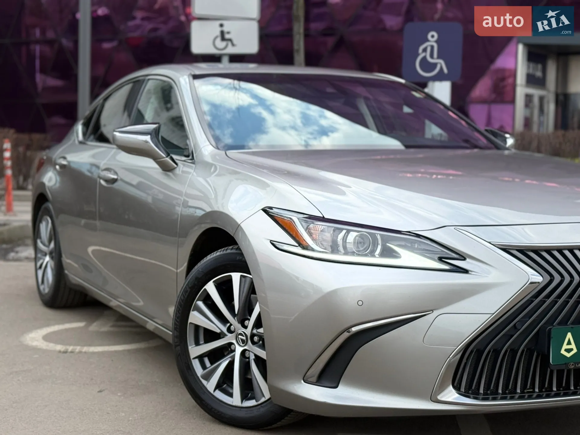 2020 Lexus ES - мініатюра 4