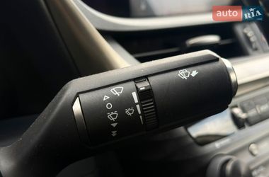Седан Lexus ES 2020 в Киеве