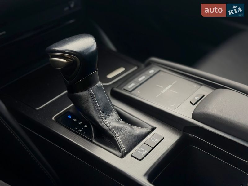 Седан Lexus ES 2020 в Києві фото 52 Седан Lexus ES 2020 в Києві