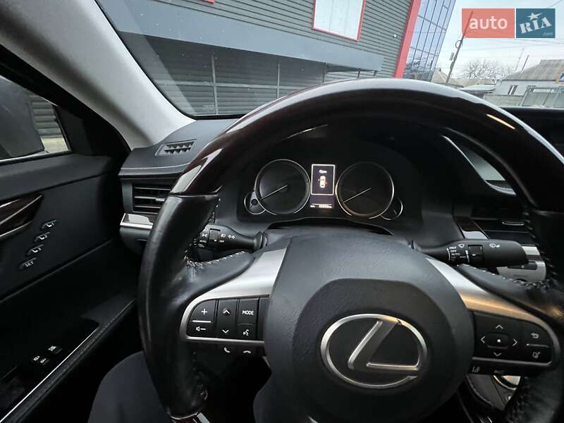 Седан Lexus ES 2017 в Харькове