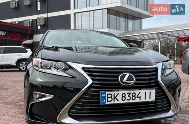 Седан Lexus ES 2015 в Ровно