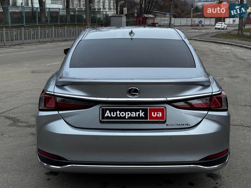 Седан Lexus ES 2023 в Киеве
