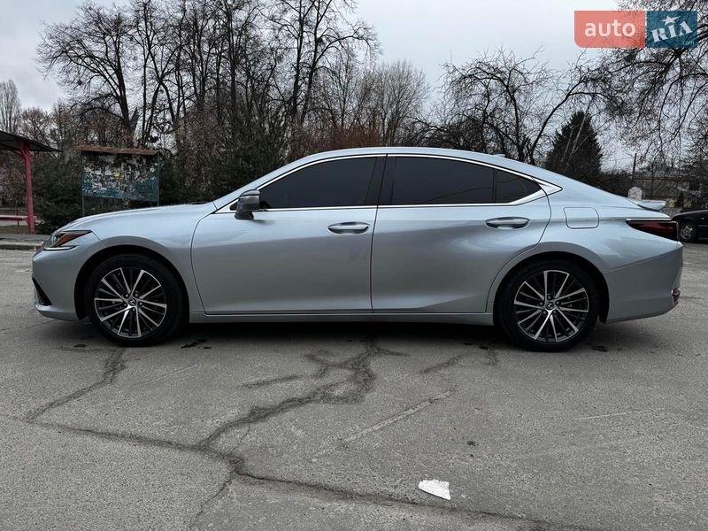 Седан Lexus ES 2023 в Киеве