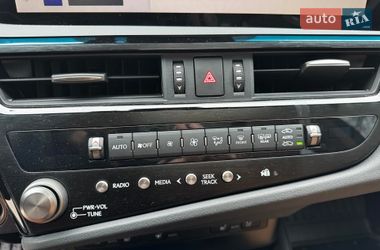 Седан Lexus ES 2023 в Киеве