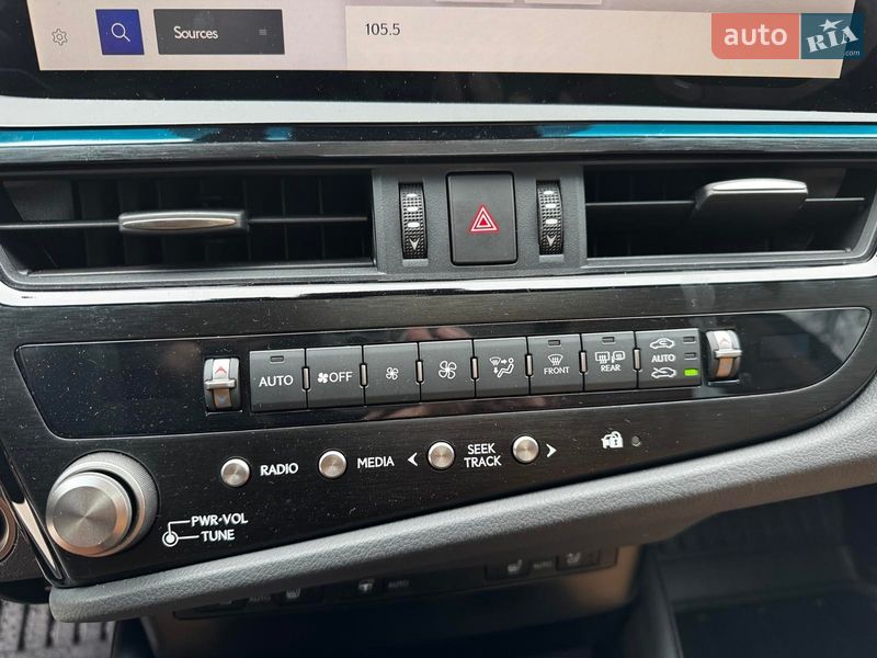 Седан Lexus ES 2023 в Киеве