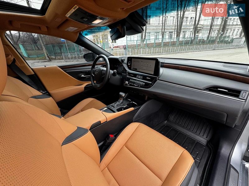 Седан Lexus ES 2023 в Киеве