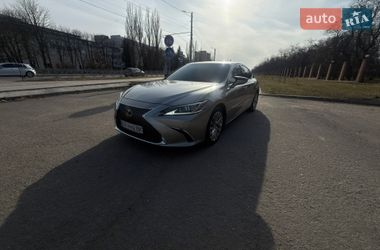 Седан Lexus ES 2018 в Кропивницком